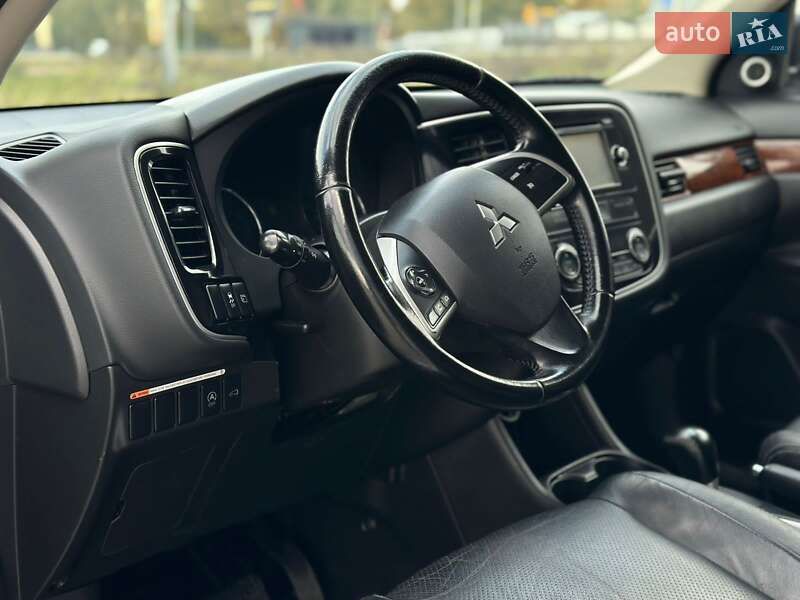 Позашляховик / Кросовер Mitsubishi Outlander 2013 в Тернополі фото 44 Позашляховик / Кросовер Mitsubishi Outlander 2013 в Тернополі
