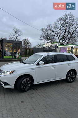Внедорожник / Кроссовер Mitsubishi Outlander 2018 в Харькове