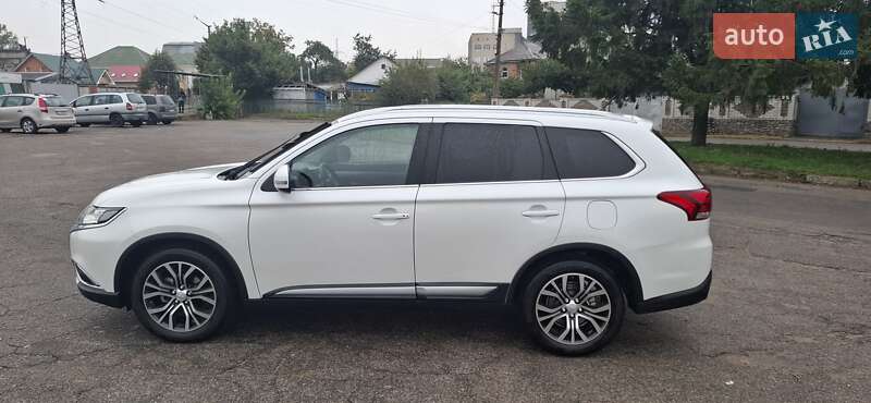 Позашляховик / Кросовер Mitsubishi Outlander 2015 в Білій Церкві