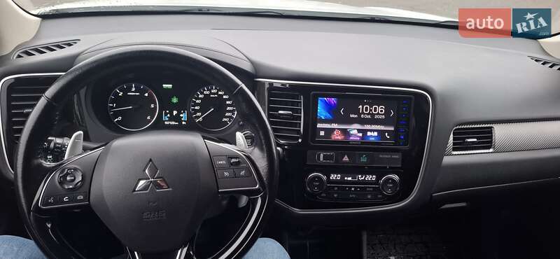 Позашляховик / Кросовер Mitsubishi Outlander 2015 в Білій Церкві