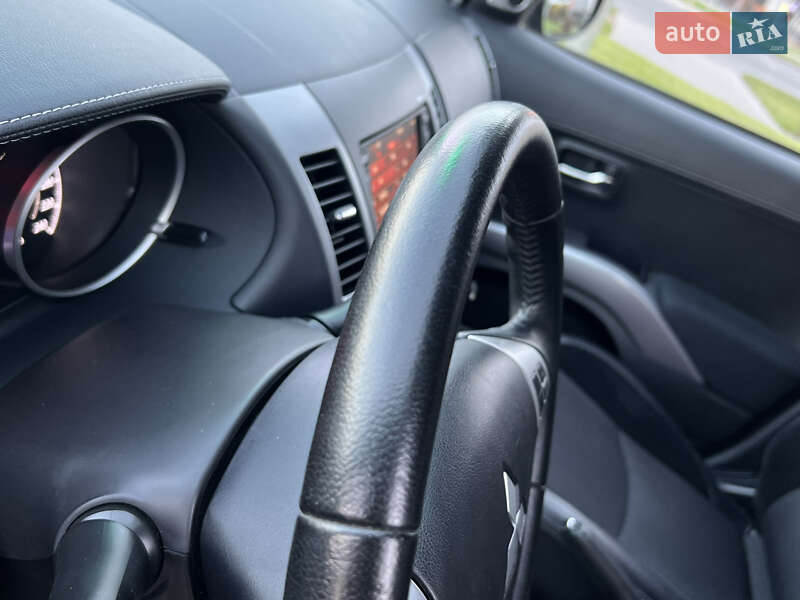 Позашляховик / Кросовер Mitsubishi Outlander 2012 в Ковелі фото 47 Позашляховик / Кросовер Mitsubishi Outlander 2012 в Ковелі