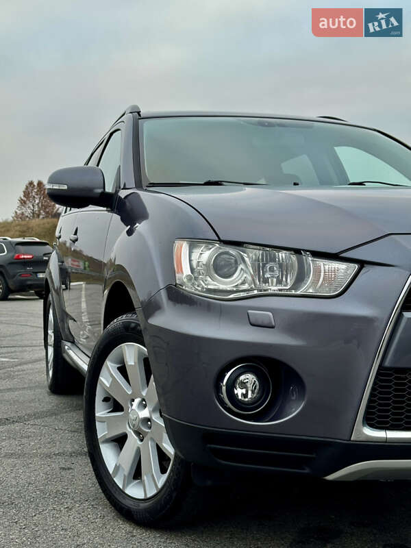 Внедорожник / Кроссовер Mitsubishi Outlander 2011 в Полтаве
