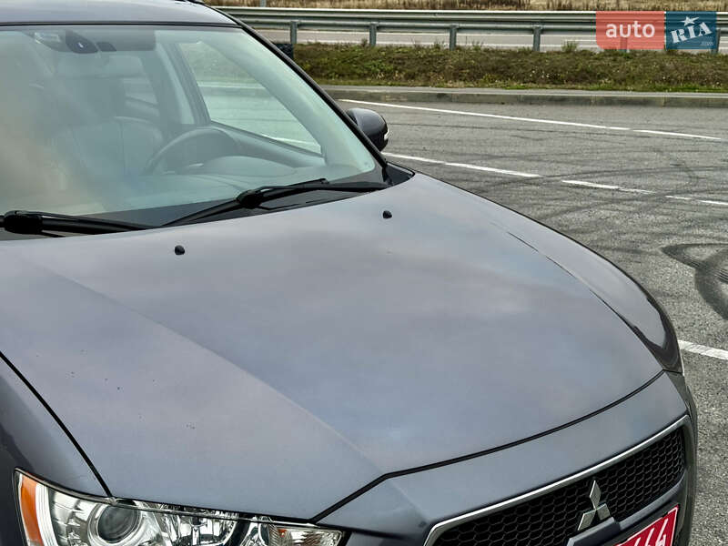 Внедорожник / Кроссовер Mitsubishi Outlander 2011 в Полтаве