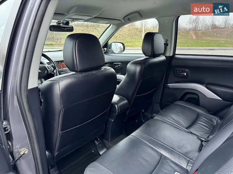Внедорожник / Кроссовер Mitsubishi Outlander 2011 в Полтаве