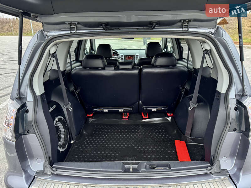 Внедорожник / Кроссовер Mitsubishi Outlander 2011 в Полтаве