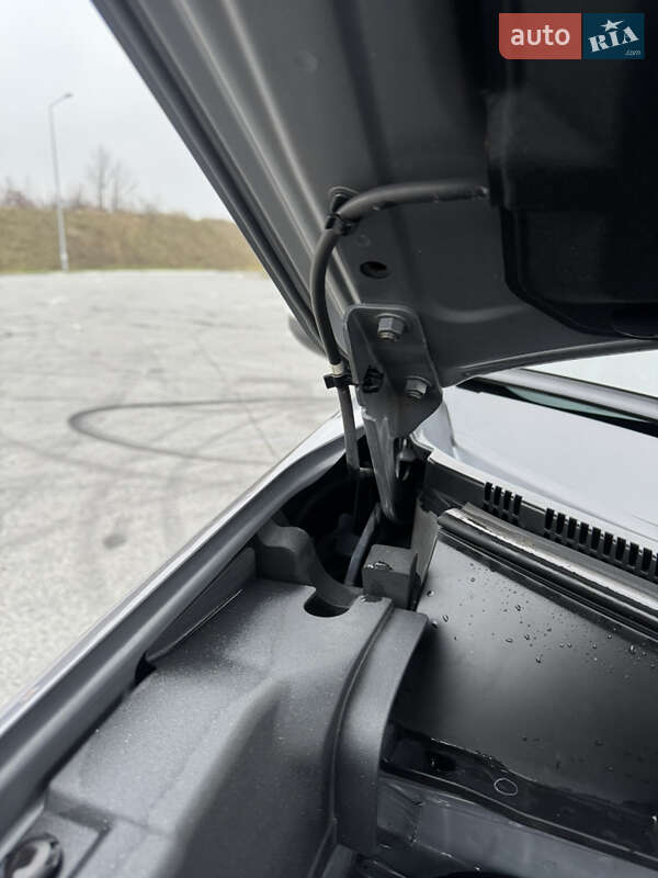 Внедорожник / Кроссовер Mitsubishi Outlander 2011 в Полтаве