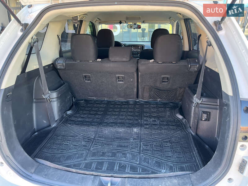 Внедорожник / Кроссовер Mitsubishi Outlander 2017 в Киеве