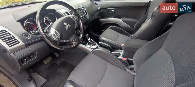 Внедорожник / Кроссовер Mitsubishi Outlander 2011 в Луцке фото 12 Внедорожник / Кроссовер Mitsubishi Outlander 2011 в Луцке