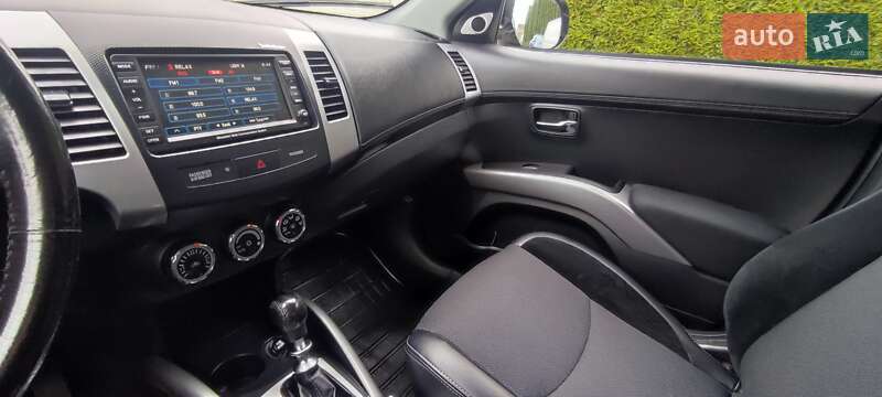 Внедорожник / Кроссовер Mitsubishi Outlander 2011 в Луцке фото 22 Внедорожник / Кроссовер Mitsubishi Outlander 2011 в Луцке