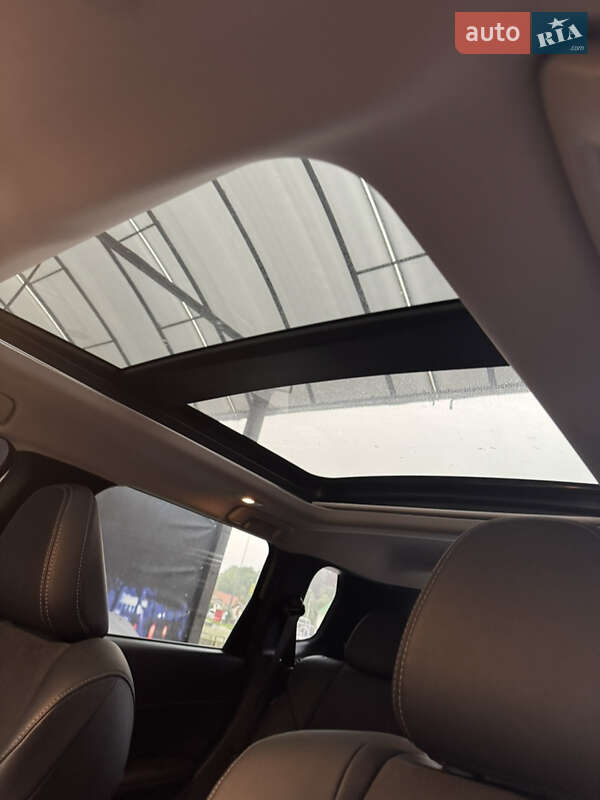 Позашляховик / Кросовер Mitsubishi Outlander 2024 в Рівному