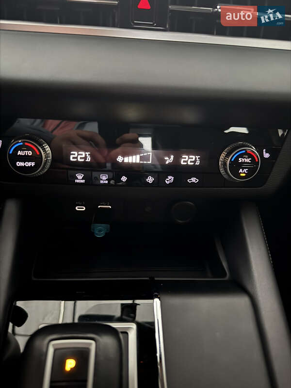 Позашляховик / Кросовер Mitsubishi Outlander 2024 в Рівному