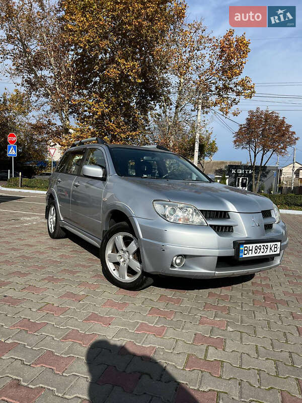 Внедорожник / Кроссовер Mitsubishi Outlander 2008 в Сумах фото 2 Внедорожник / Кроссовер Mitsubishi Outlander 2008 в Сумах
