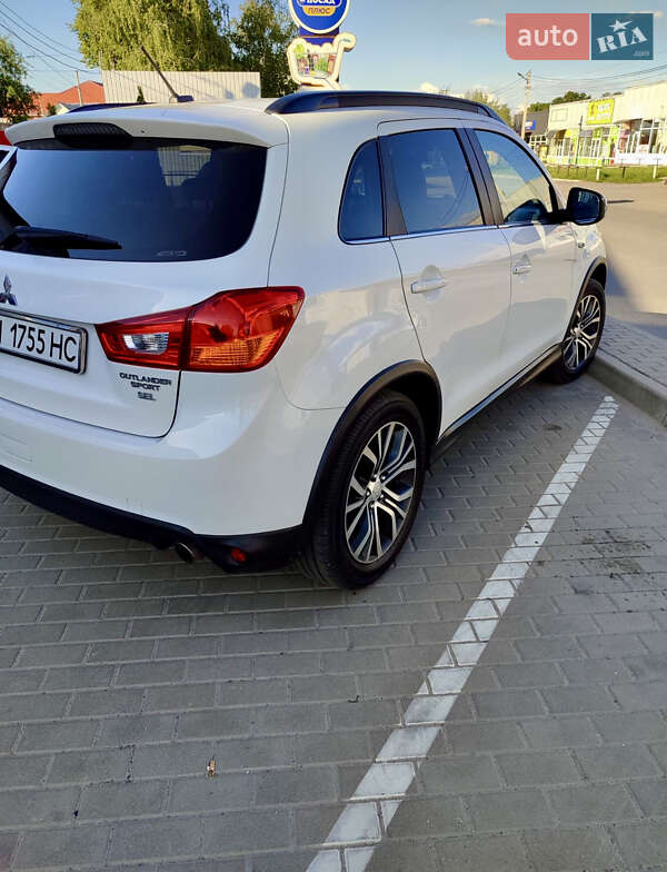 Позашляховик / Кросовер Mitsubishi Outlander 2016 в Лубнах