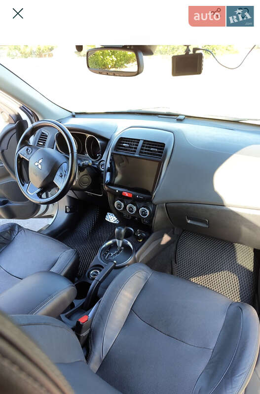 Позашляховик / Кросовер Mitsubishi Outlander 2016 в Лубнах