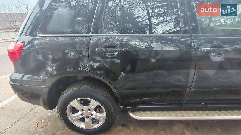 Позашляховик / Кросовер Mitsubishi Outlander 2005 в Ромнах