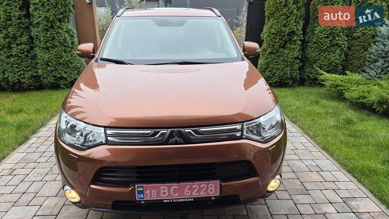 Внедорожник / Кроссовер Mitsubishi Outlander 2013 в Ровно фото 66 Внедорожник / Кроссовер Mitsubishi Outlander 2013 в Ровно