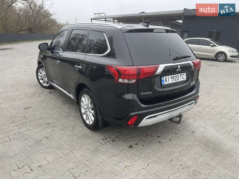 Позашляховик / Кросовер Mitsubishi Outlander 2016 в Києві фото 12 Позашляховик / Кросовер Mitsubishi Outlander 2016 в Києві