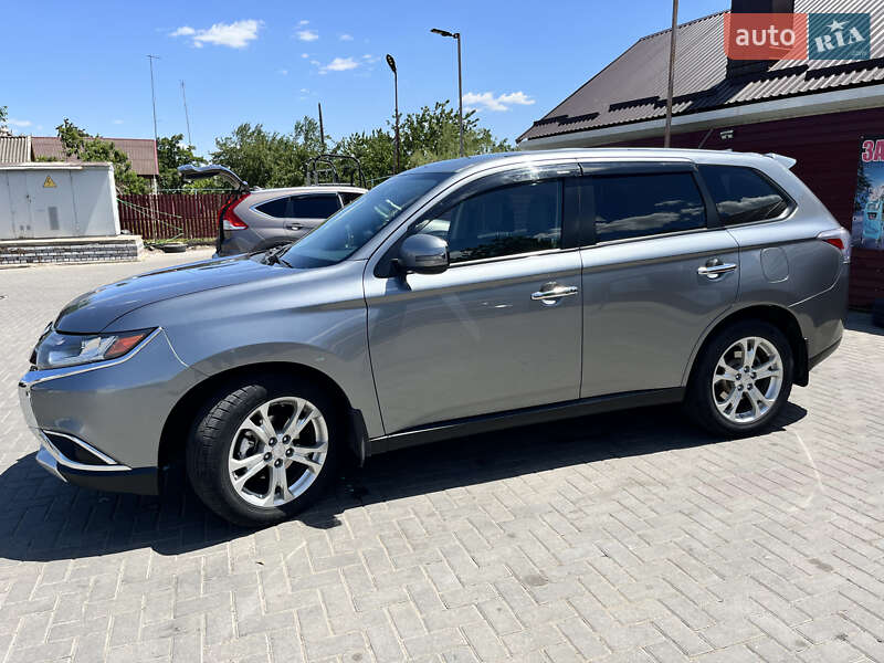 Внедорожник / Кроссовер Mitsubishi Outlander 2013 в Одессе