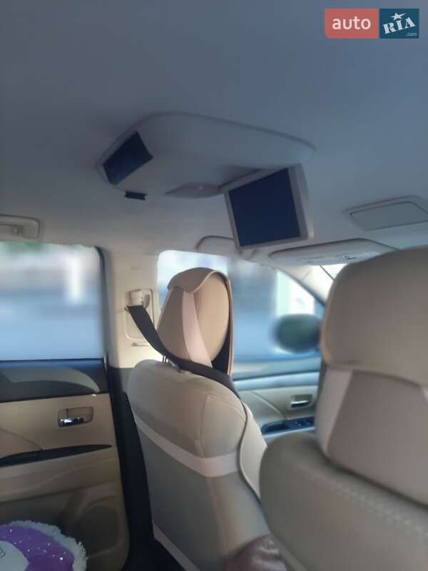 Внедорожник / Кроссовер Mitsubishi Outlander 2017 в Одессе