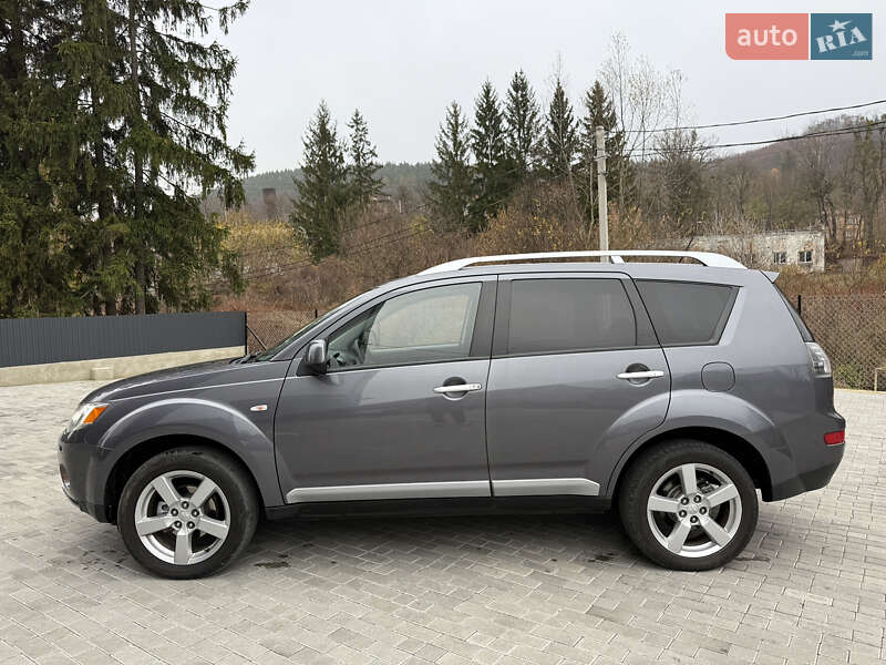 Внедорожник / Кроссовер Mitsubishi Outlander 2009 в Кременце