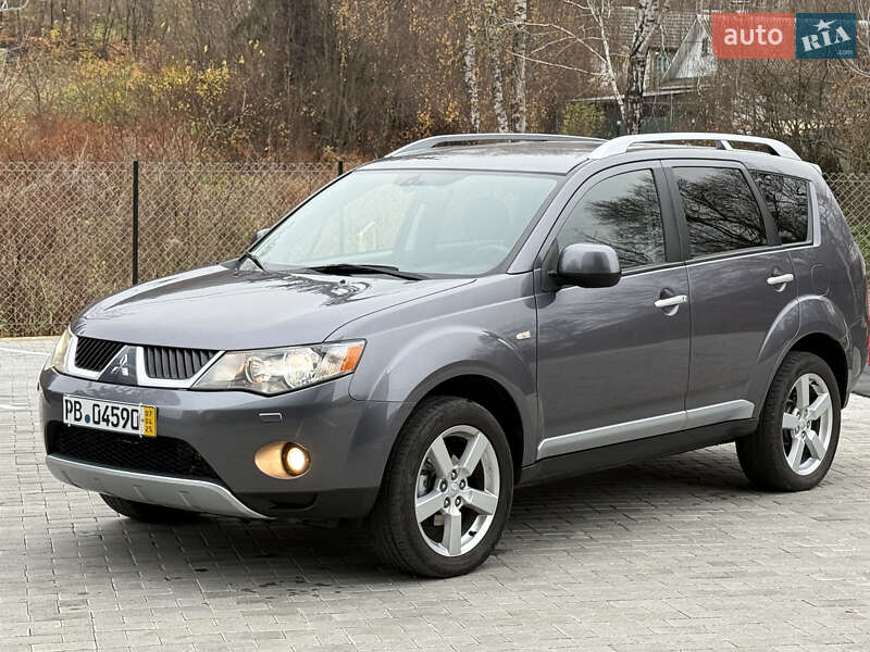 Внедорожник / Кроссовер Mitsubishi Outlander 2009 в Кременце
