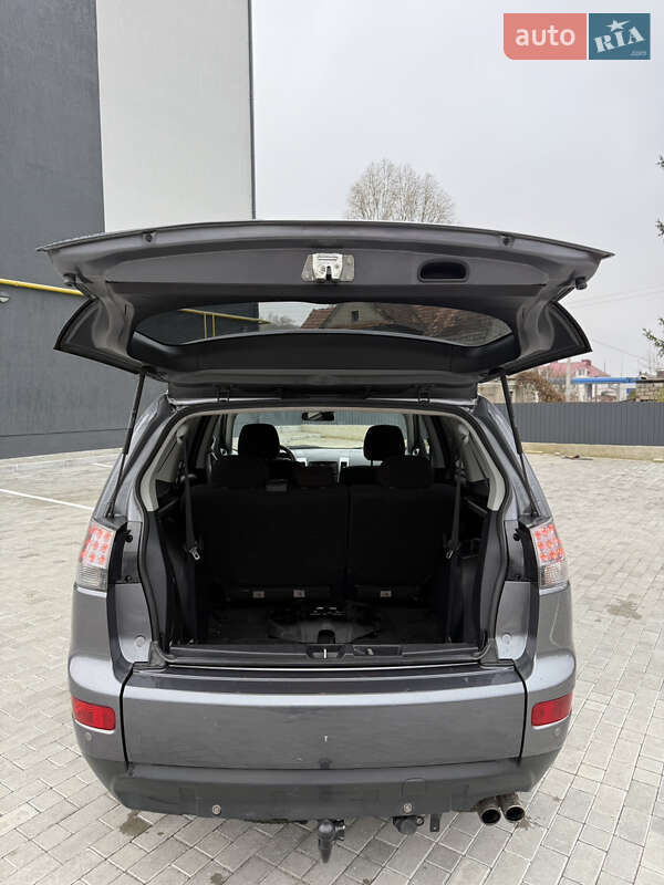 Внедорожник / Кроссовер Mitsubishi Outlander 2009 в Кременце