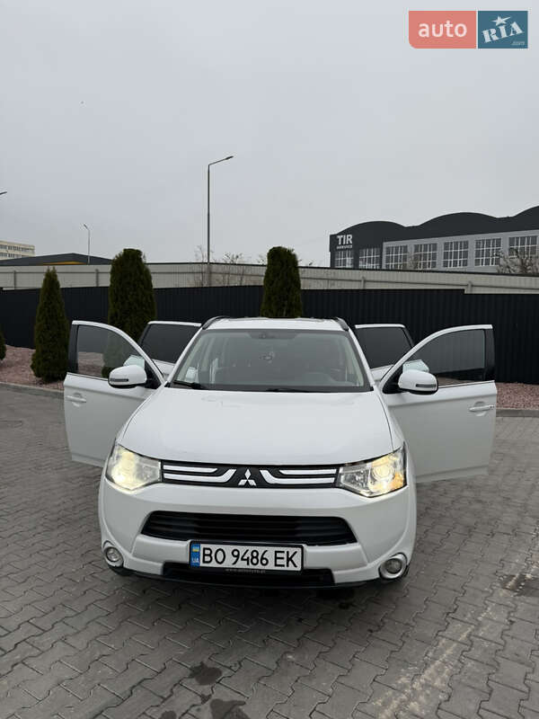 Внедорожник / Кроссовер Mitsubishi Outlander 2012 в Копычинце фото 4 Внедорожник / Кроссовер Mitsubishi Outlander 2012 в Копычинце