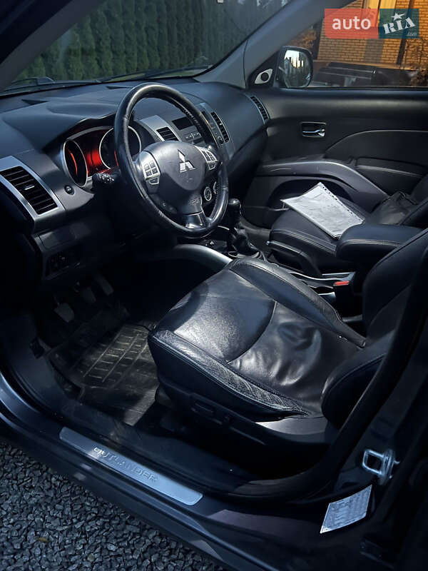 Внедорожник / Кроссовер Mitsubishi Outlander 2008 в Кременце