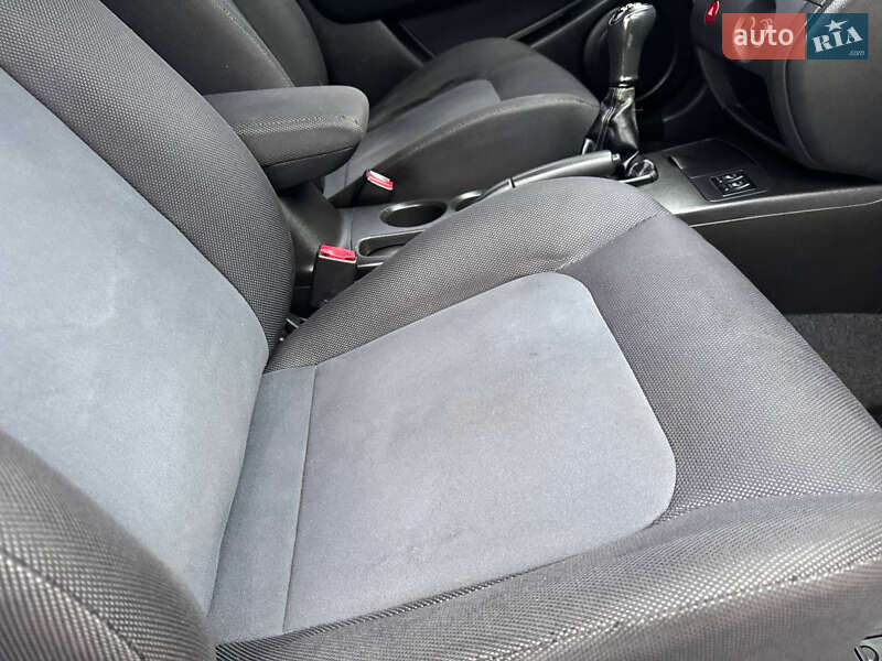 Позашляховик / Кросовер Mitsubishi Outlander 2006 в Охтирці