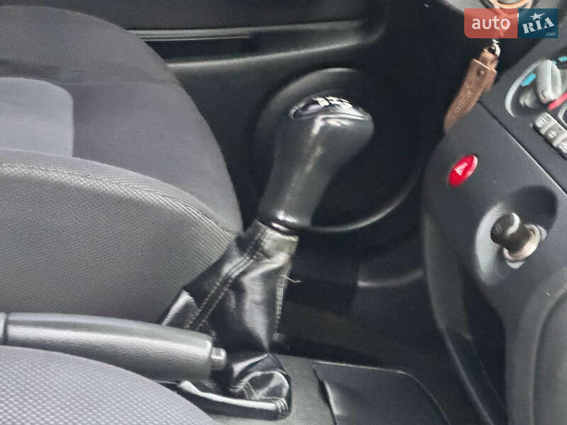 Позашляховик / Кросовер Mitsubishi Outlander 2006 в Охтирці