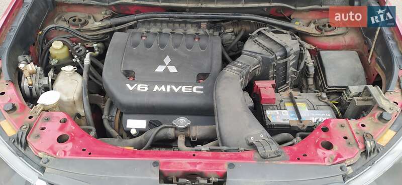 Внедорожник / Кроссовер Mitsubishi Outlander 2008 в Киеве