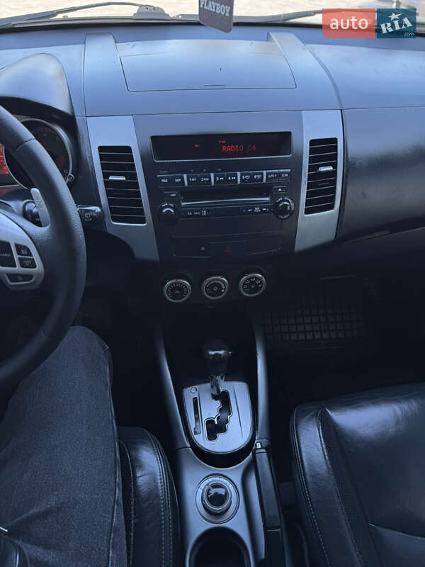 Позашляховик / Кросовер Mitsubishi Outlander 2008 в Чернівцях фото 9 Позашляховик / Кросовер Mitsubishi Outlander 2008 в Чернівцях