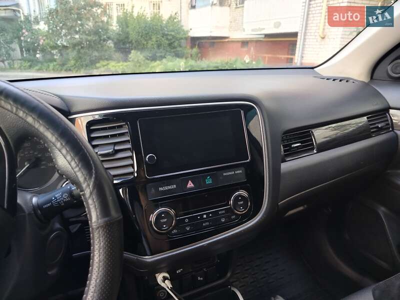 Позашляховик / Кросовер Mitsubishi Outlander 2018 в Тернополі фото 7 Позашляховик / Кросовер Mitsubishi Outlander 2018 в Тернополі
