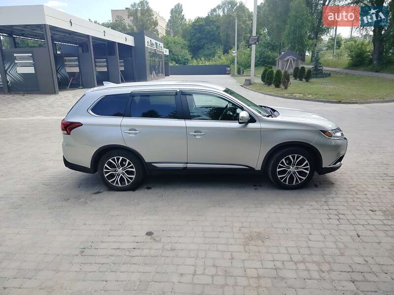 Позашляховик / Кросовер Mitsubishi Outlander 2018 в Тернополі фото 12 Позашляховик / Кросовер Mitsubishi Outlander 2018 в Тернополі