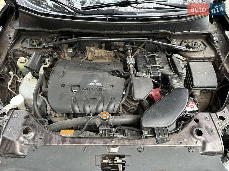 Внедорожник / Кроссовер Mitsubishi Outlander 2011 в Харькове фото 18 Внедорожник / Кроссовер Mitsubishi Outlander 2011 в Харькове