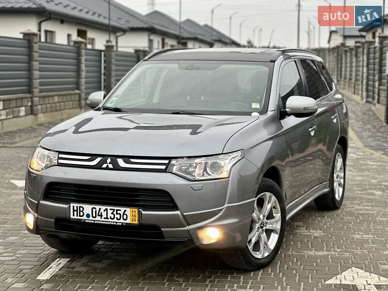 Внедорожник / Кроссовер Mitsubishi Outlander 2013 в Вараше фото 2 Внедорожник / Кроссовер Mitsubishi Outlander 2013 в Вараше