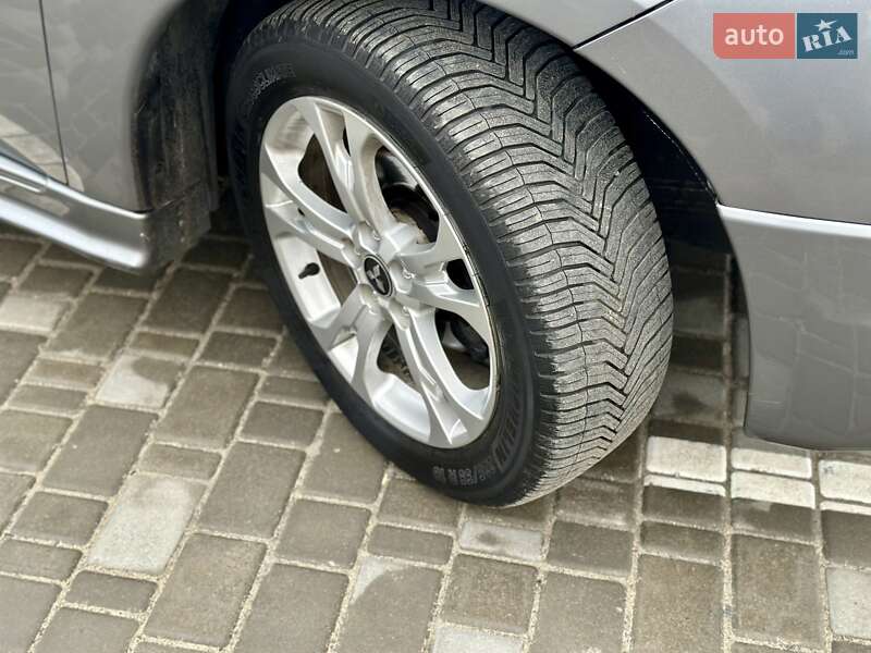 Внедорожник / Кроссовер Mitsubishi Outlander 2013 в Вараше фото 61 Внедорожник / Кроссовер Mitsubishi Outlander 2013 в Вараше