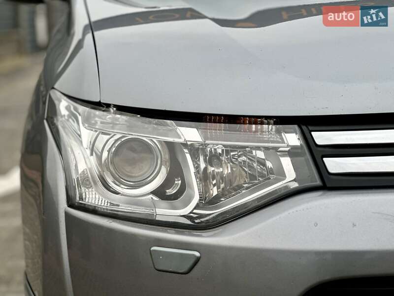 Внедорожник / Кроссовер Mitsubishi Outlander 2013 в Вараше фото 64 Внедорожник / Кроссовер Mitsubishi Outlander 2013 в Вараше
