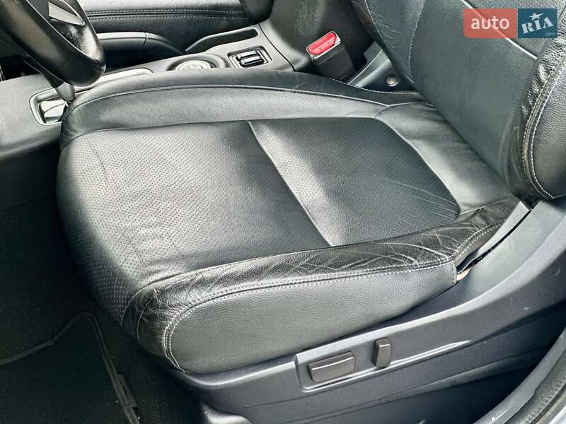 Внедорожник / Кроссовер Mitsubishi Outlander 2013 в Вараше фото 23 Внедорожник / Кроссовер Mitsubishi Outlander 2013 в Вараше