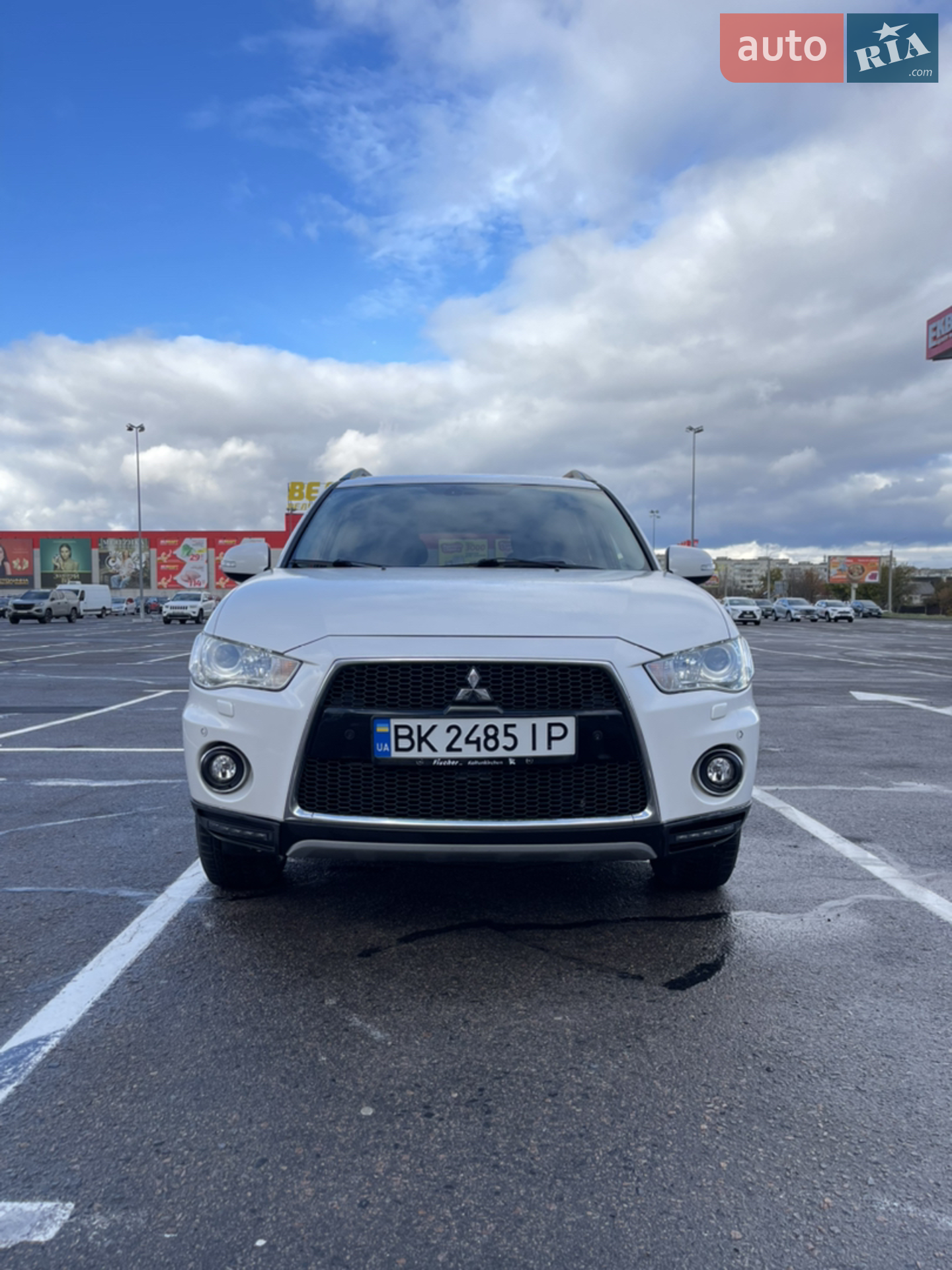 2010 Mitsubishi Outlander - фото 1