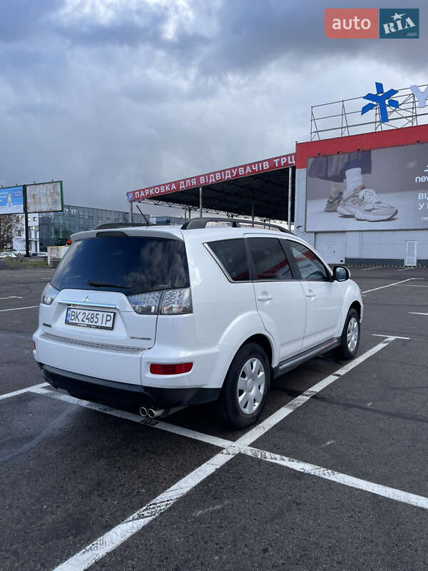 Позашляховик / Кросовер Mitsubishi Outlander 2010 в Рівному фото 16 Позашляховик / Кросовер Mitsubishi Outlander 2010 в Рівному
