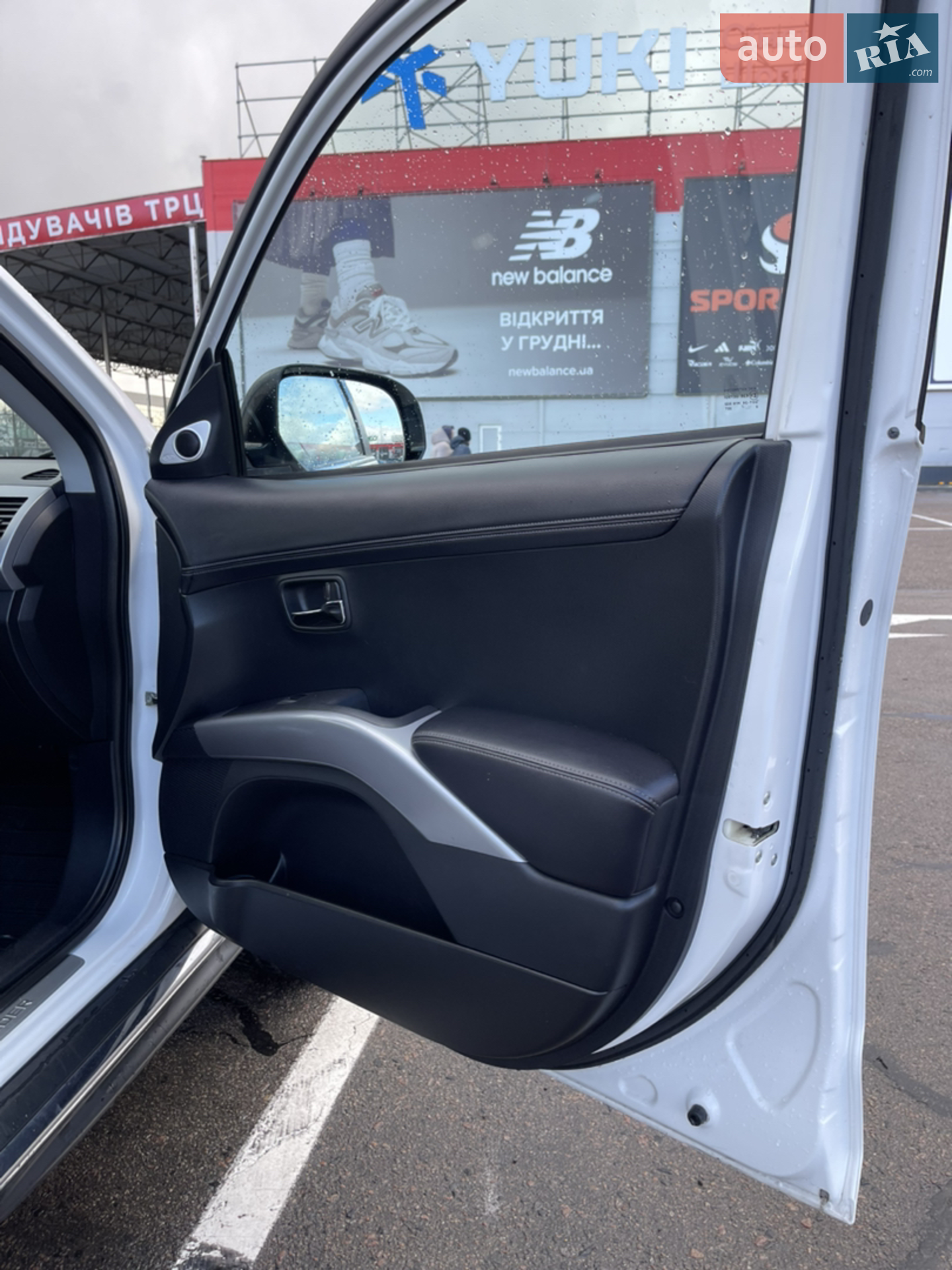 2010 Mitsubishi Outlander - мініатюра 32