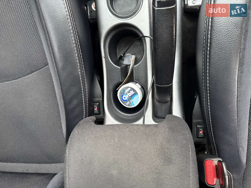 Внедорожник / Кроссовер Mitsubishi Outlander 2012 в Черновцах фото 12 Внедорожник / Кроссовер Mitsubishi Outlander 2012 в Черновцах