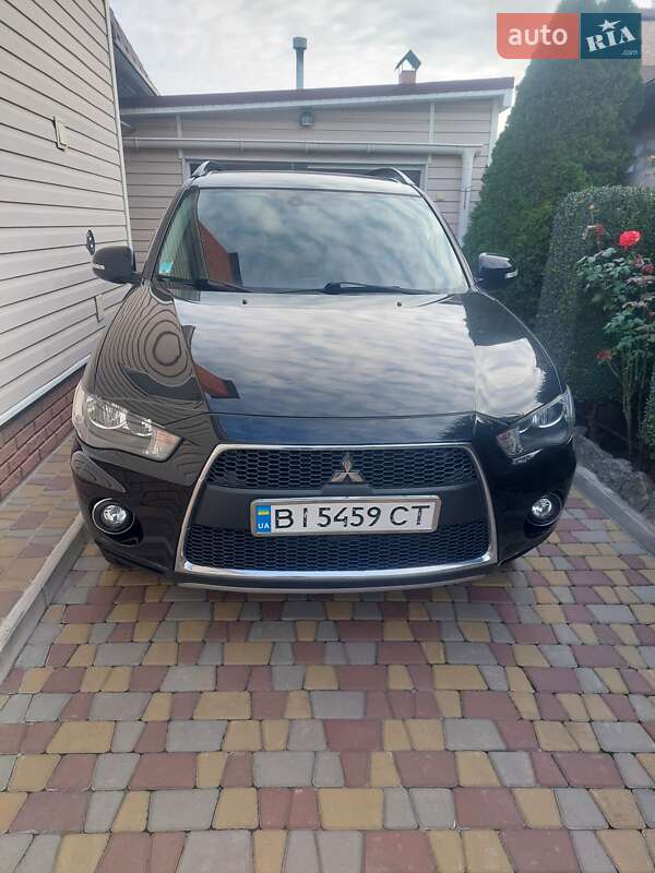 Внедорожник / Кроссовер Mitsubishi Outlander 2011 в Кременчуге фото 2 Внедорожник / Кроссовер Mitsubishi Outlander 2011 в Кременчуге