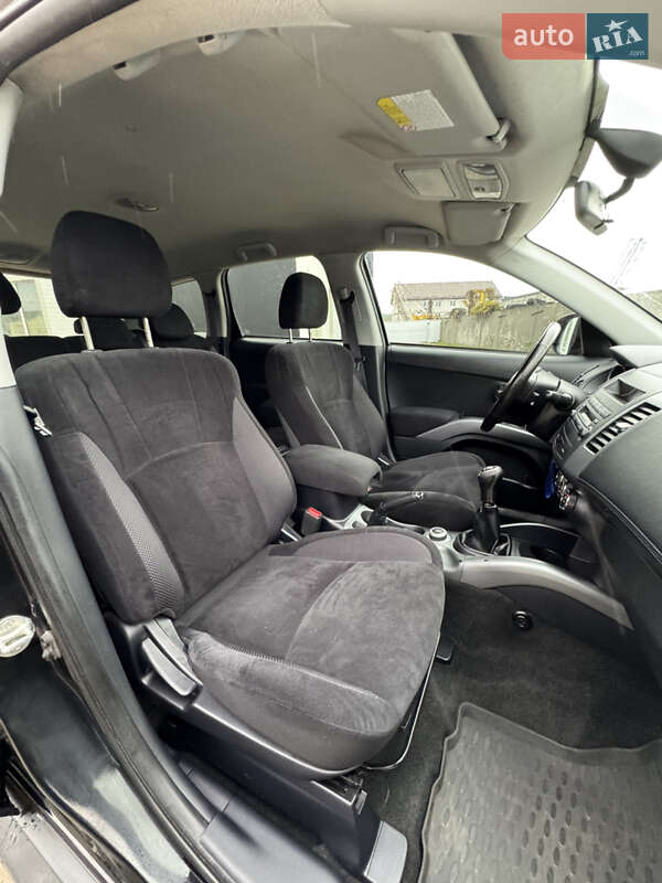 Позашляховик / Кросовер Mitsubishi Outlander 2012 в Києві