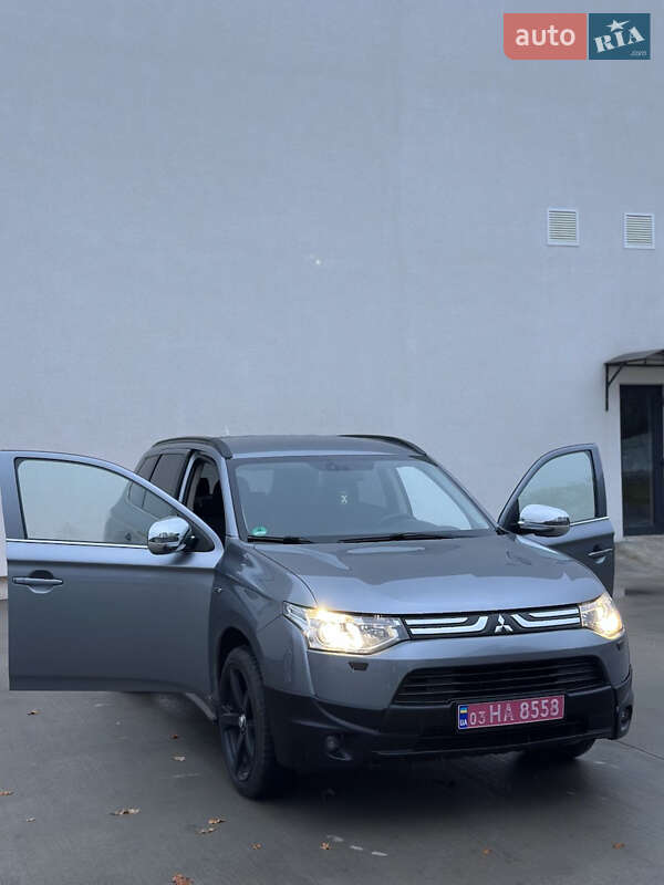 Позашляховик / Кросовер Mitsubishi Outlander 2013 в Луцьку