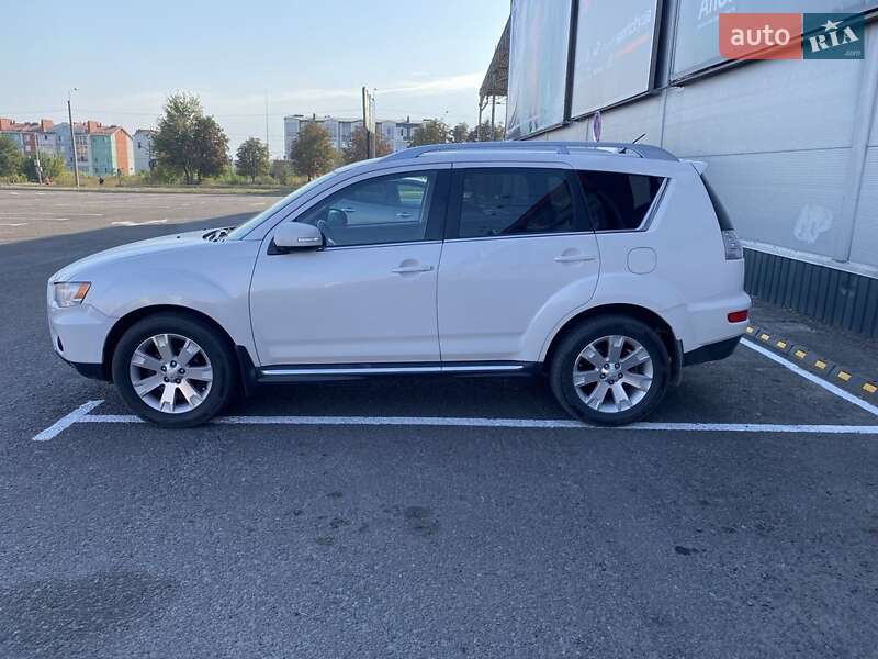 Внедорожник / Кроссовер Mitsubishi Outlander 2010 в Ровно