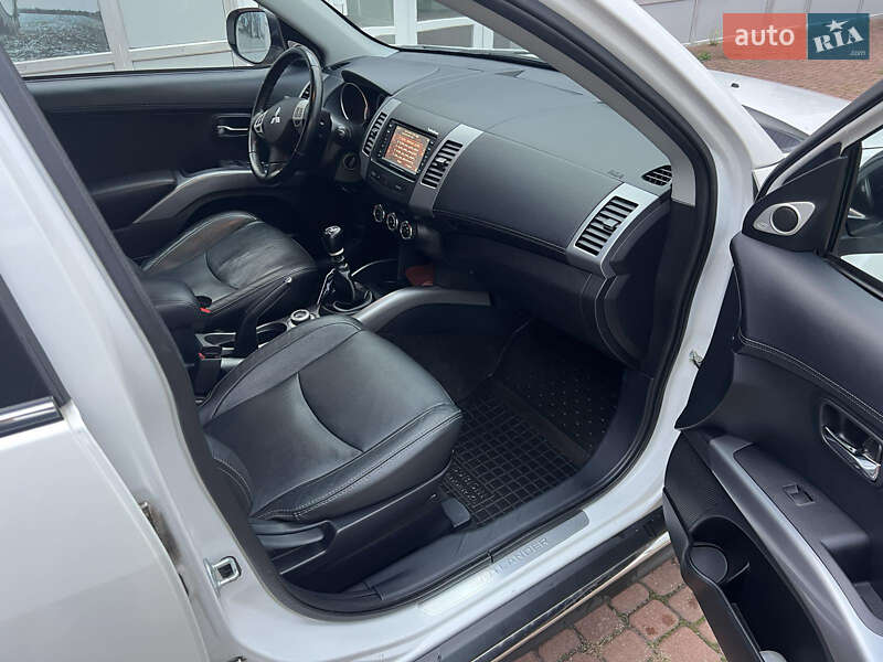Позашляховик / Кросовер Mitsubishi Outlander 2012 в Прилуках фото 16 Позашляховик / Кросовер Mitsubishi Outlander 2012 в Прилуках