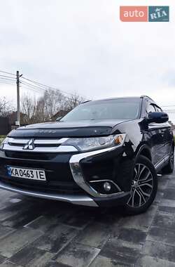 Позашляховик / Кросовер Mitsubishi Outlander 2016 в Києві