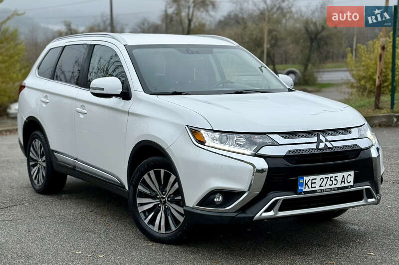 Позашляховик / Кросовер Mitsubishi Outlander 2019 в Запоріжжі